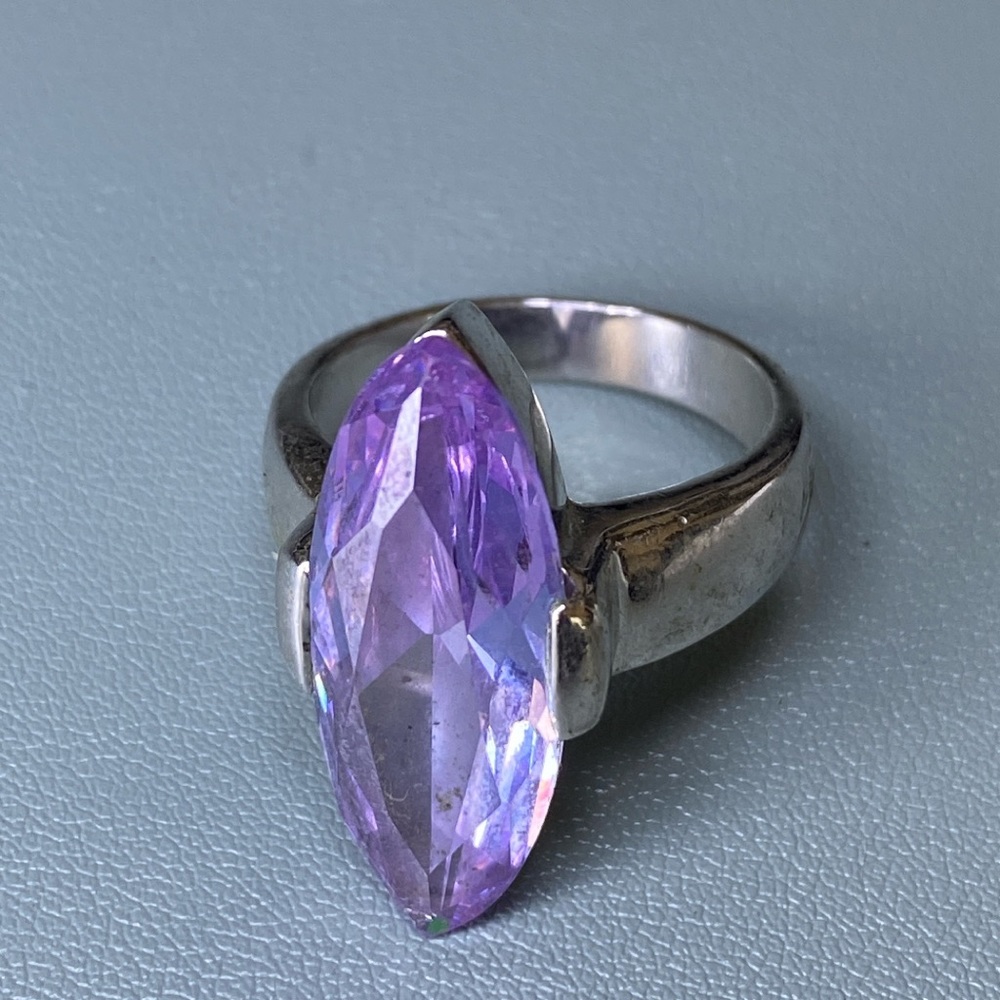 Iris +Sliver ring . - Picture 2 of 3